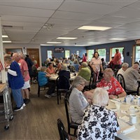 kearney_senior_center_happy-lunch-goers